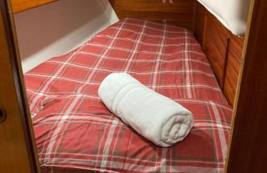 Entire Boat at St Katherine Docks 2 Available select using room options - Photo 58