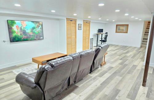 Modern 4BR Near Six Flags & Naval Base - Foto 3