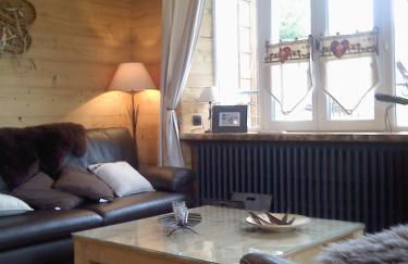 GITE COSY "LE CLAIRBIER" AVEC CHEMINEE ET JACUZZI à St Laurent en Grandvaux - Foto 2