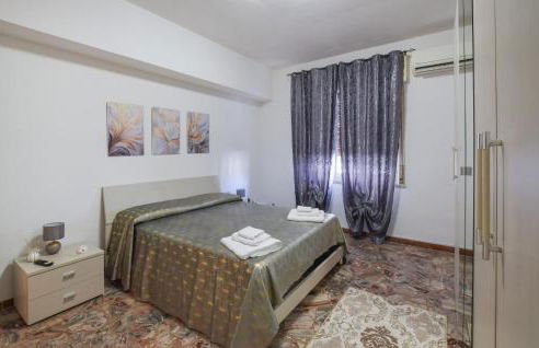 1 Bedroom Stunning Apartment In Reggio Calabria - Foto 4