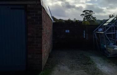 Romantic Cotswold Cottage- dog friendly and village location - Photo 37