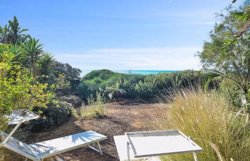 Amazing Home In Punta Braccetto - Foto 9