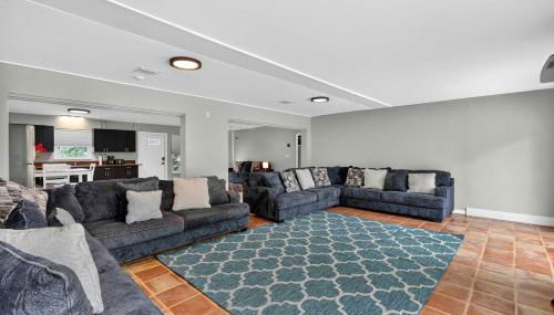 4BR Spacious Paradise - Photo 5