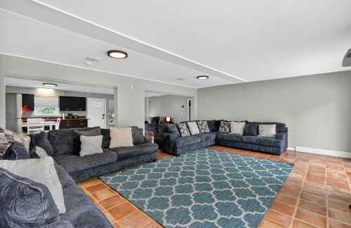 4BR Spacious Paradise - Photo 5