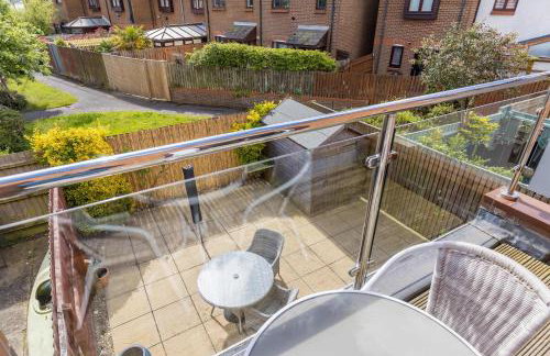 Spinnaker House-with Tesla Electric Charging Point - Foto 28