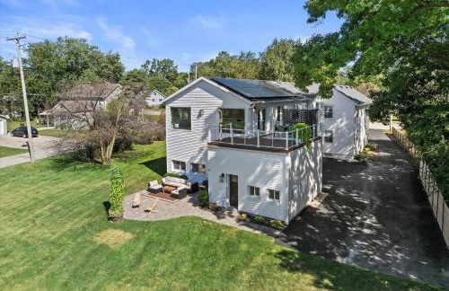 Luxury Lakeview Stay | Main&Guest House, Sleeps 10 - Foto 24