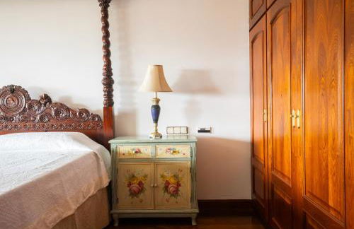 Mansión con Jacuzzi a 40 grados, gran piscina y Pádel - Photo 55