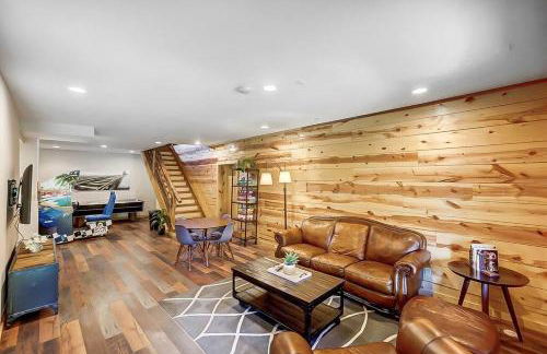 Large Log Cabin Chalet w/ Hot Tub - Horses & Lake! - Foto 65