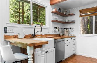 Redwood Cabin with Hot Tub Canyon View and Dogs OK - Foto 11