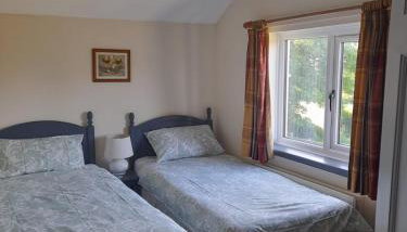 Hayloft Cottage Your Family-Friendly Countryside Retreat, Master En-suite, Sleeps 6, Indoor Pool, Tennis Court and Tarka Trial Access for cycling - Foto 4