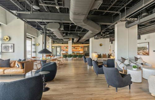 Downtown Stylish Cozy Vibe Work Area Free pkg Gym - Foto 25