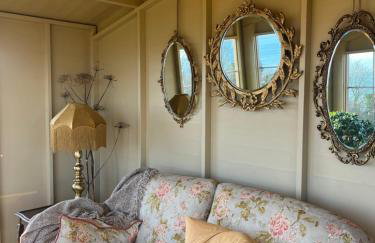 The Pink Cottage upstairs suite & Garden Summer Room - Foto 74