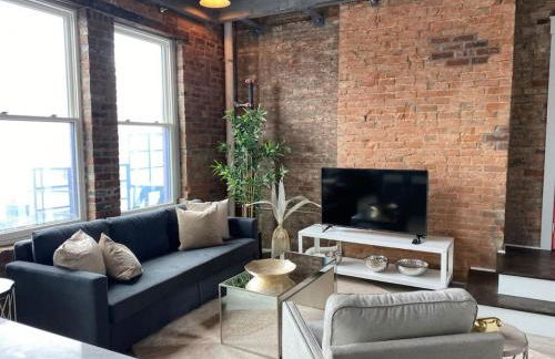 BUBBLES FANTASY SUITE Explore OTR and Rhinegeist - Foto 21