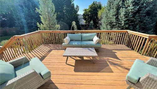 8-Bedroom Home Near the Foot of the Rocky Mountains - Foto 4, Garden view