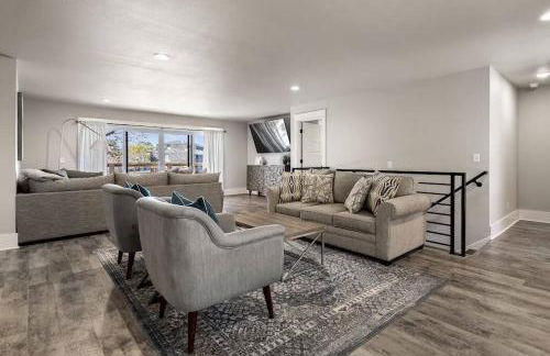 The Fox Den 4BR/3BA- Near HWY 12 Bridge-Lakefront - Foto 11