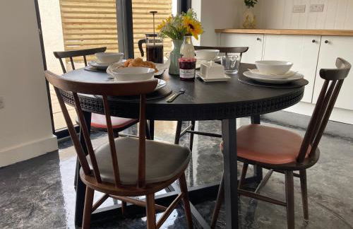 The Stables, Modern 2 bed, 4 person, Rural Barn Conversion with Great Access - Foto 13