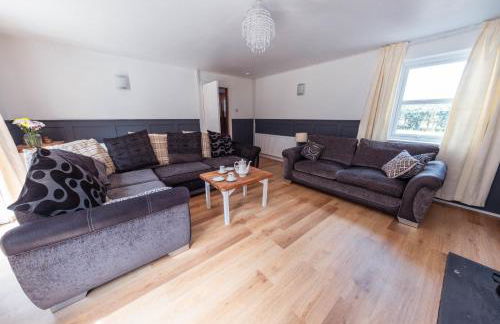 Large country house with garden, outdoor spa area & games room with Hot Tub and Fire Pit - Foto 23