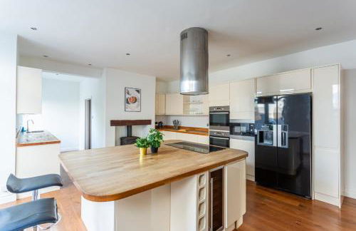 5 Bed Seaside Property with Garden , Parking and Games Room - Foto 69