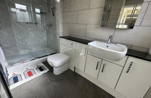 Ty Ardd - modern bungalow close to Pendine Beach - 1 DOG GOES FREE - Photo 9