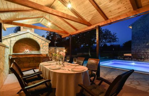 3 Bedroom Cozy Home In Hrvace - Foto 4