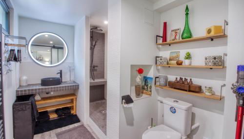 Studio de 40m2 avec terrasse privée, gare à 5 min - Foto 3, furniture, towels, heating