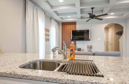 Gorgeous, Brand New 3 Bedrooms Home- Built 2024, Near SeaWorld & Lackland AFB - Foto 42