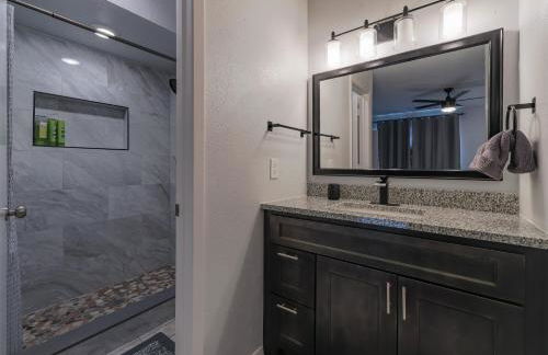 Beautiful home with backyard - Photo 8