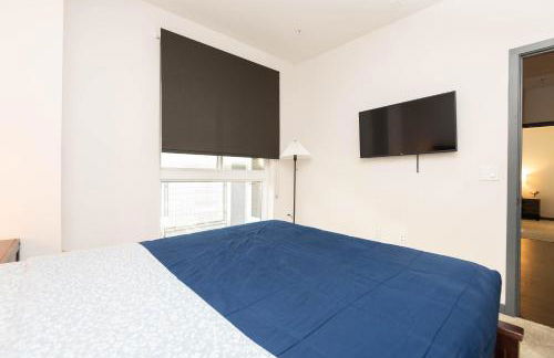 Lovely 3BR Apt With Balcony And Rooftop Pool Plus Views - Foto 10