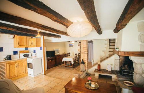 "Charmante maison de ville" au coeur de la cité médiévale - Foto 5