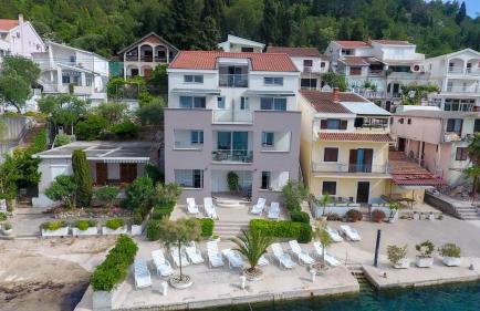 Apartment Antun - Adriatic coast retreat - Photo 3