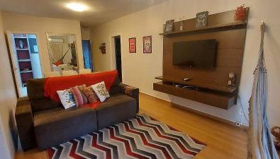 Apto espaçoso e completo próximo à Maria Fumaça - Foto 3