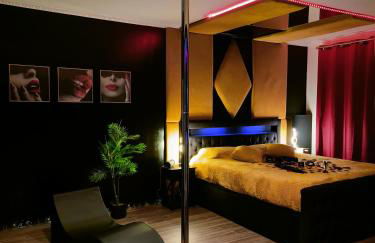 La loveroom bdsm de Nice " la chambre luxe des désirs " - Foto 14