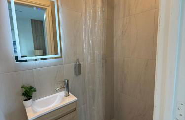 Ultimate Lake Resort Xtravaganza - Luxury - Waterfront - Boathouse - Sleeps 18 - Photo 71