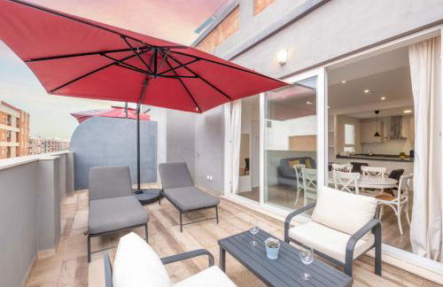 Modern Penthouse with Private Terrace - Photo 12