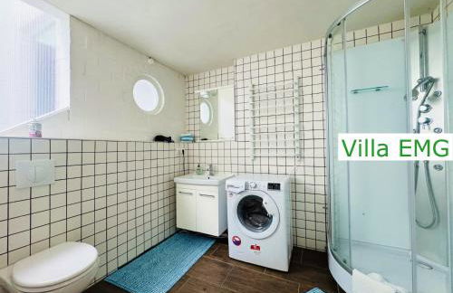 Luxus Ferienhaus Villa EMG Emsdetten nah Münster, Osnabrück, Rheine für Familien Gruppen bis 17 Personen, Pool, Whirlpool, Garten, Kamin, 6SZ - Foto 25