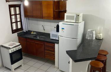 AP27 com 2 Suítes a Poucos Passos da Praia de Taperapuã - Foto 5