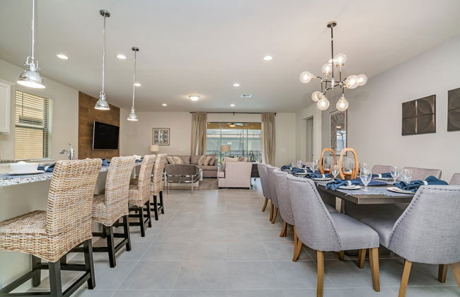 8 Bed 6 Ba Villa with Games, Pool & Spa - Foto 24