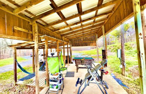 King Suite & Bunkhouse - Deer Camp - WiFi - Grill - Foto 33