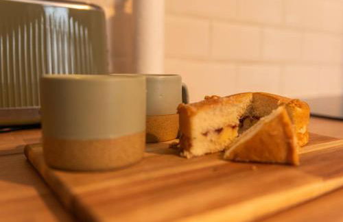 Stylish Studio in Central Wolverhampton - Pass the Keys - Photo 19