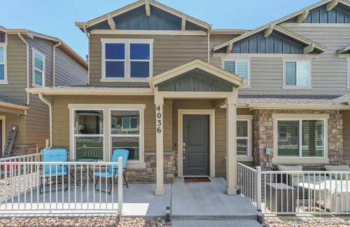 The Peakside Retreat - Elliptical - Desk - Foto 1