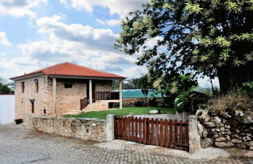 Charming House in Parada + Fireplace - Foto 1