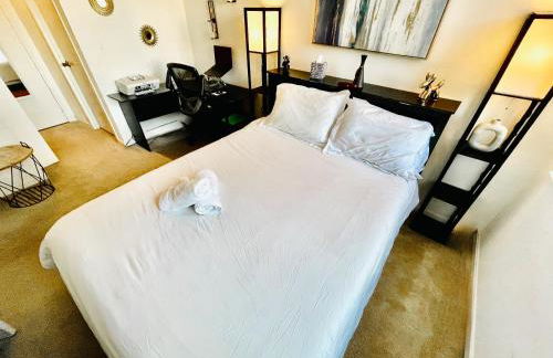 Executive Suite at National Landing - 1BR, Metro, Gym, Pool, Sauna, 2 Queen Beds - Foto 17