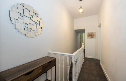 Modern 3BR House in Manchester, Ideal for Families, Sleeps 7 - Foto 27