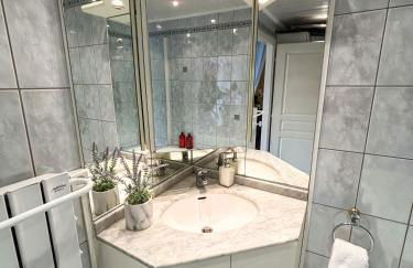 Le Green Field Lodge - Parking Gratuit - Standing - Centre Ville - Commerces à Proximité - Foto 13