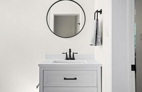 Recently Remodeled Mins from beach+Putting Green - Photo 43