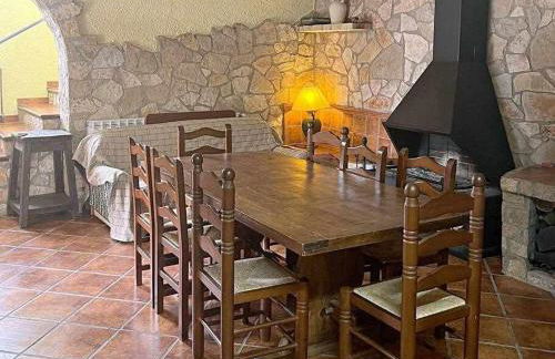 Masía de piedra con piscina - Foto 12