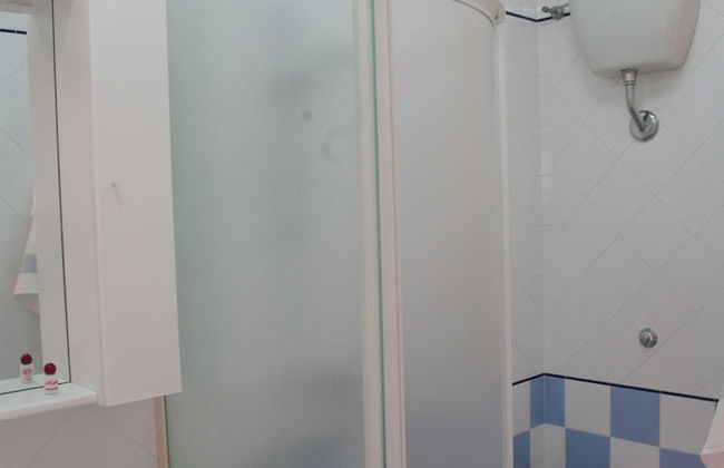 Beautiful Apartment for 5 People in Residence - Foto 8