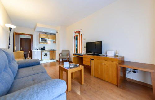 MLE16A2320 - Amplio piso 1 dormitorio en Chamartín - Alquiler temporal - Photo 3