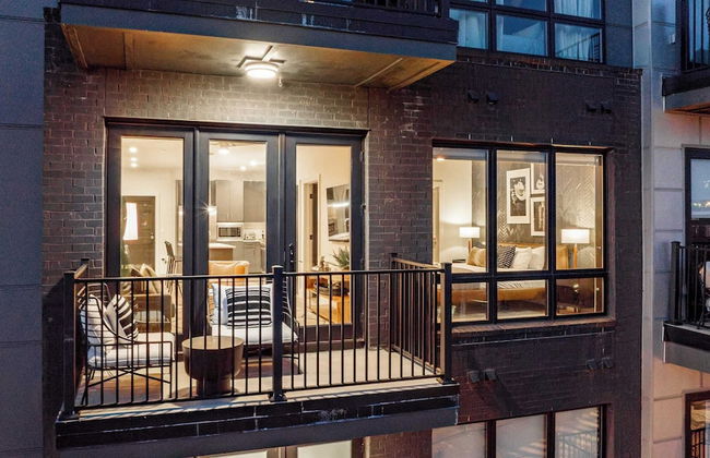 Prime Walkable Midtown Location, Pool, Gym Outlaw's Den by Avantstay - Foto 35