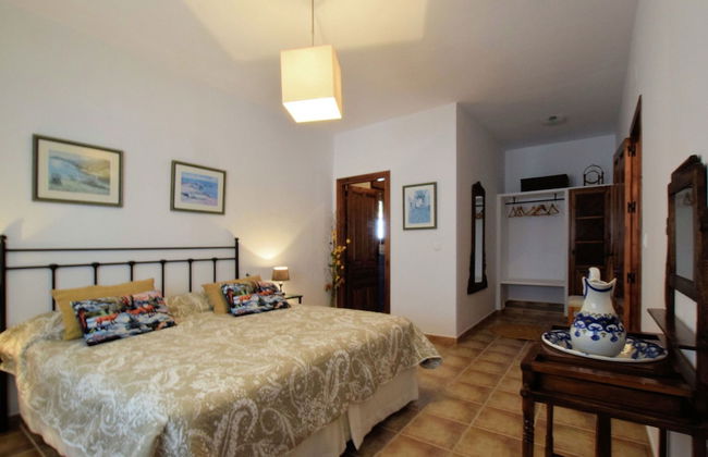 Tranquil Mountain Hideaway - Photo 3